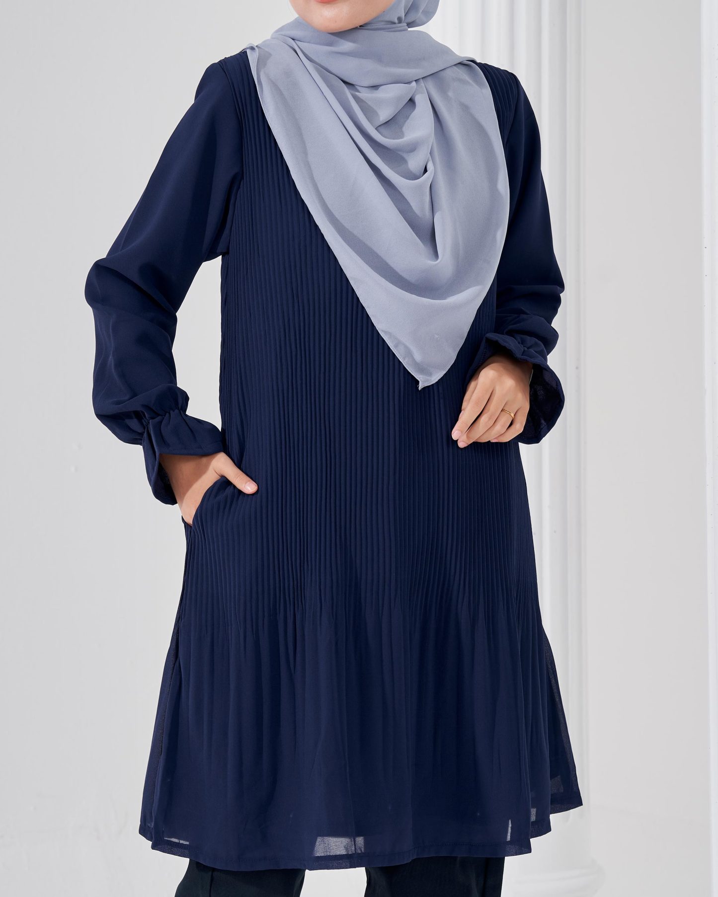 Blouse Pleated Heqira - Navy Blue