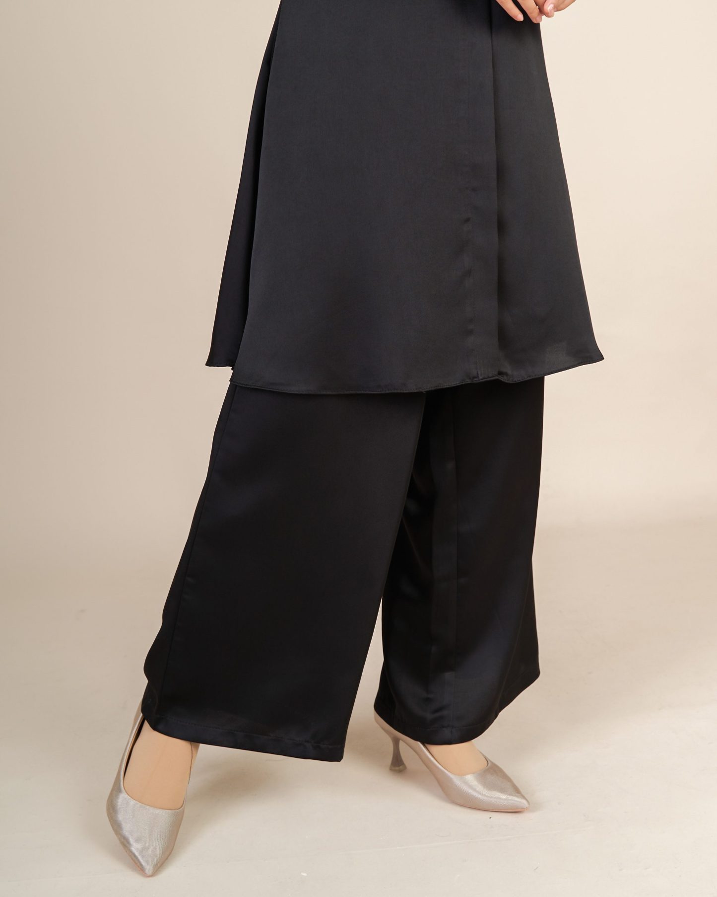 Suit Larna Laluna X MCC - Matte Black