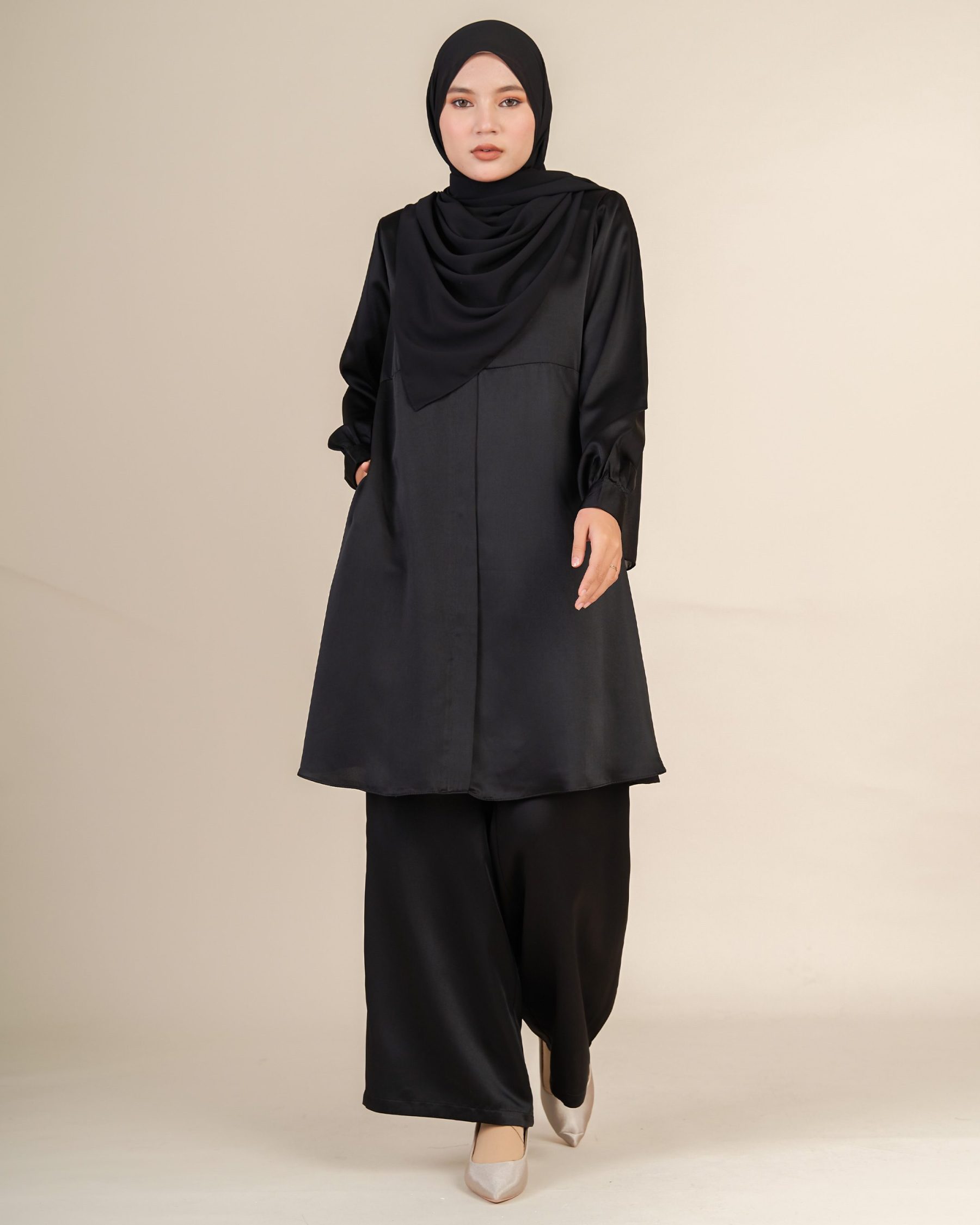 Suit Larna Laluna X MCC - Matte Black