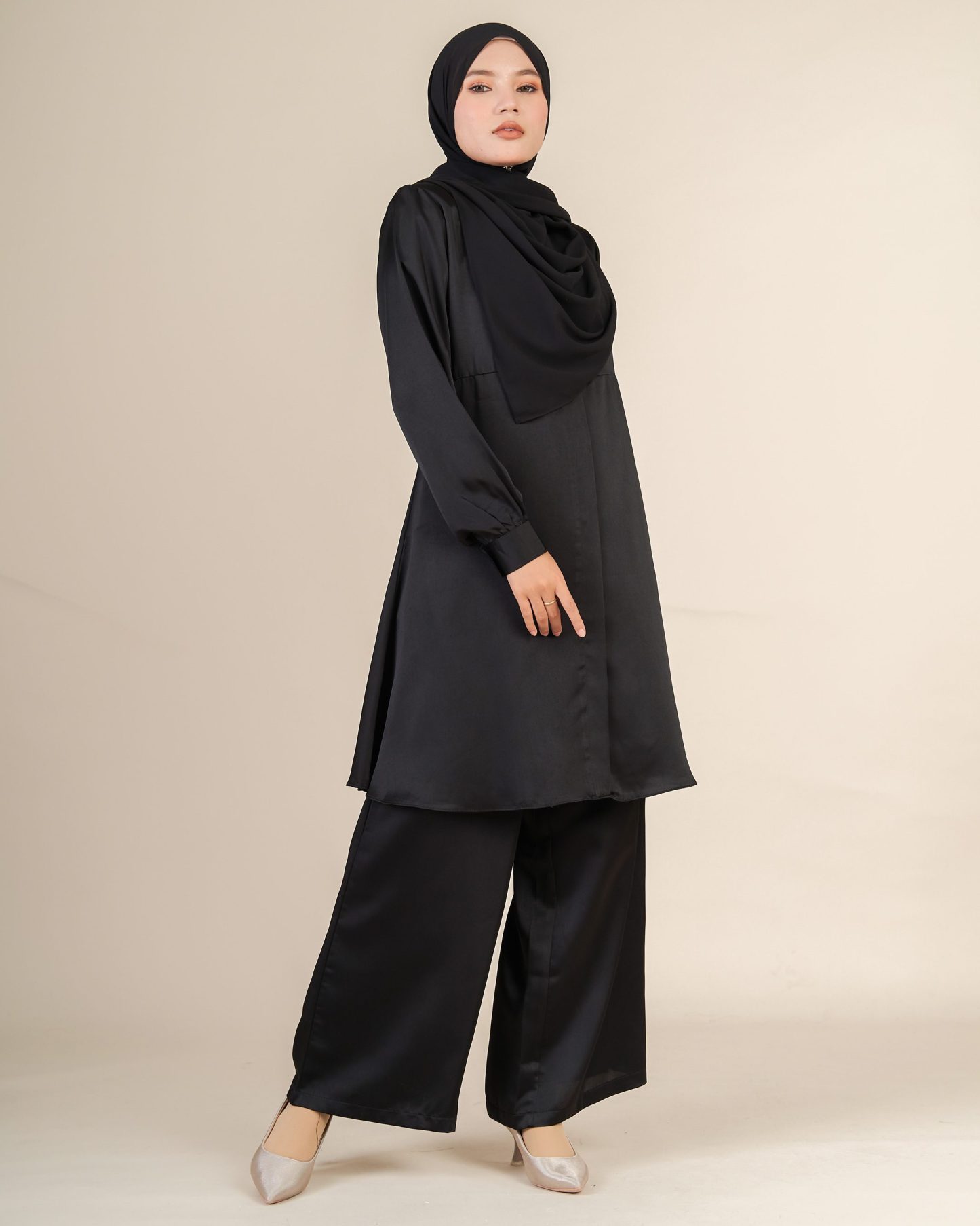 Suit Larna Laluna X MCC - Matte Black