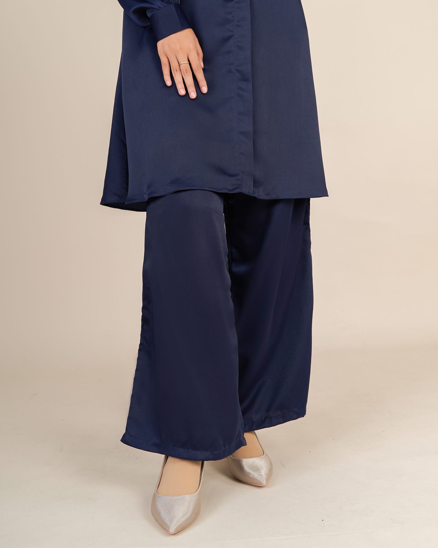 Suit Larna Laluna X MCC - Navy Blue