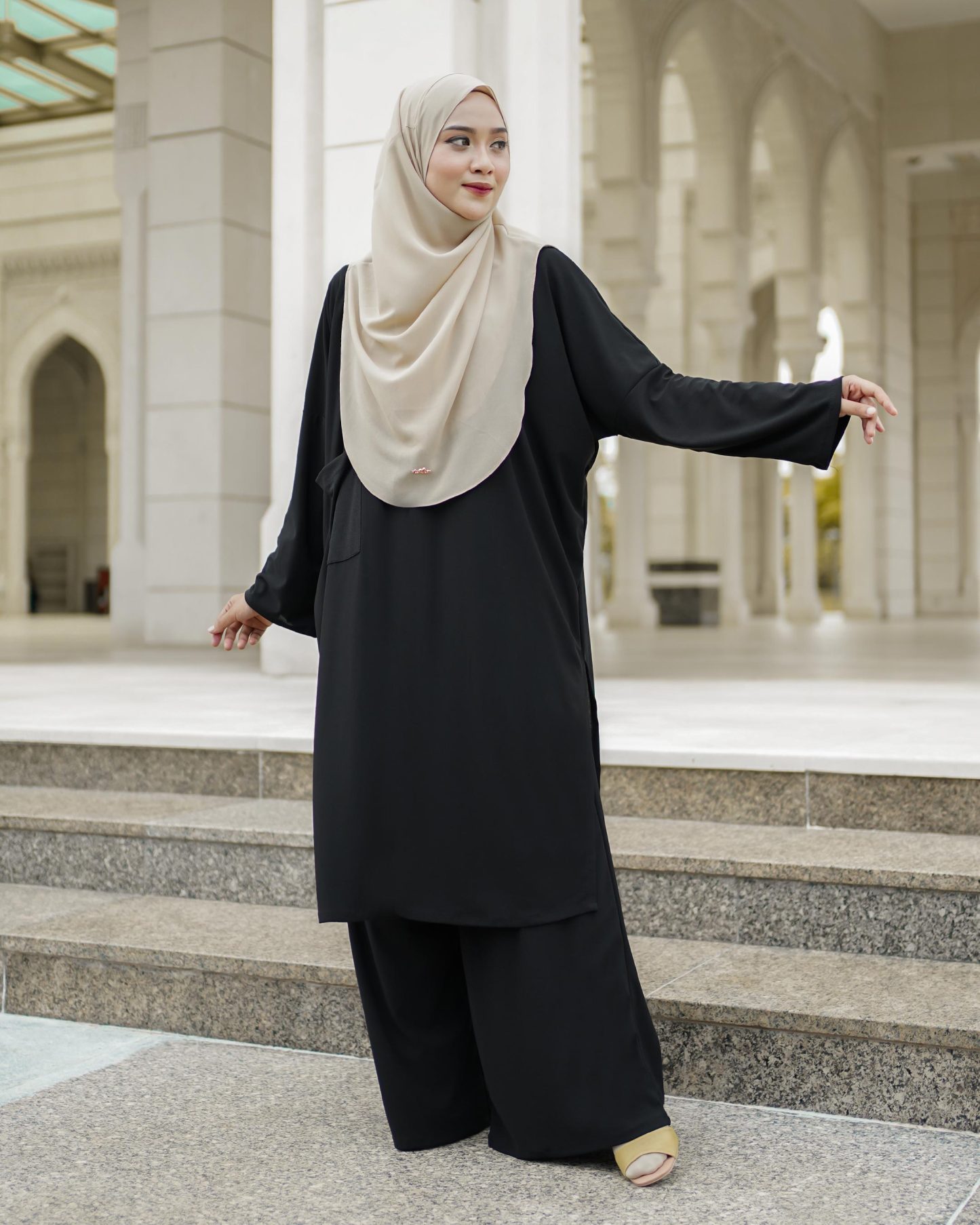 Suit Lenora 3.0 - Matte Black