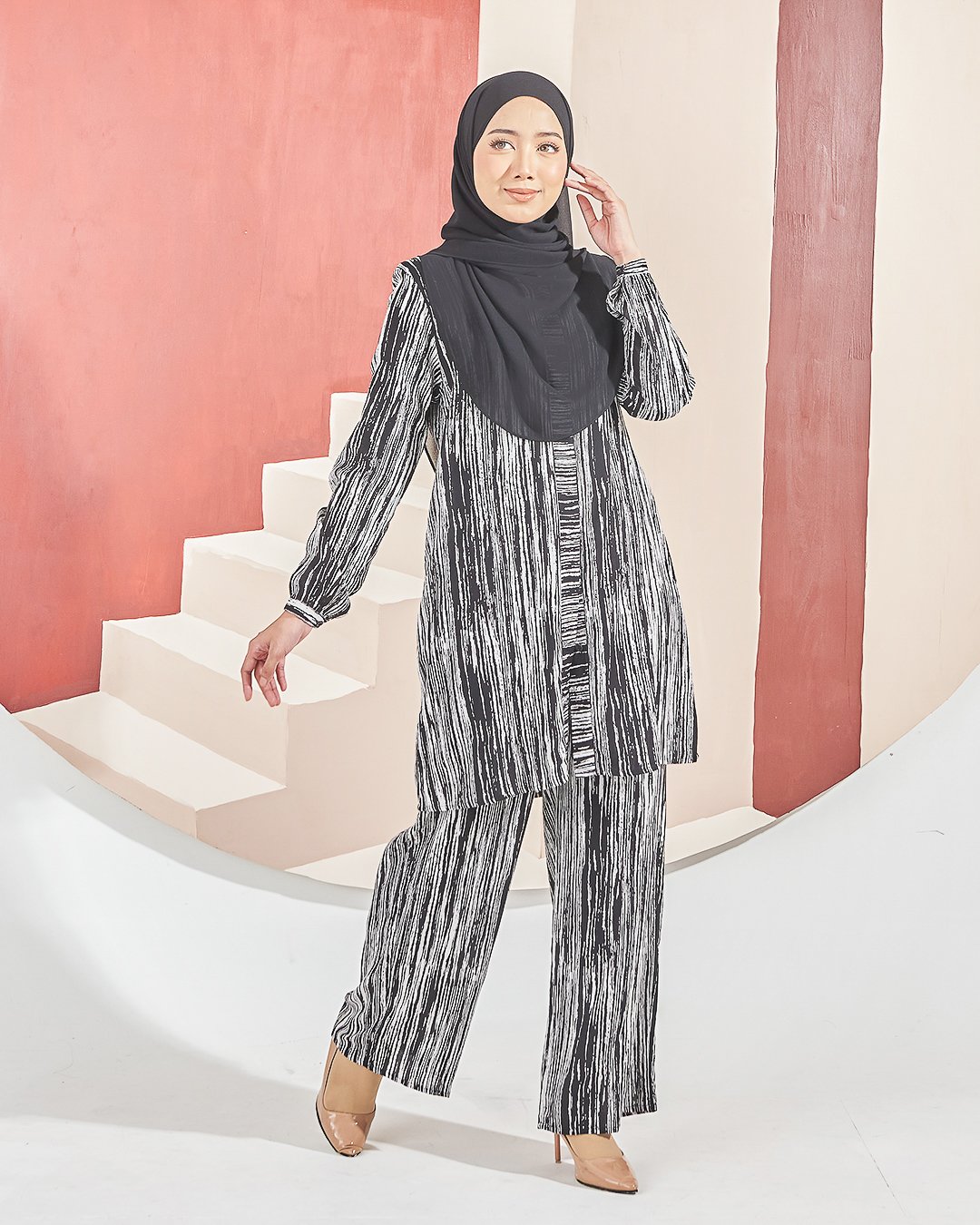Suit Likita Laluna X MCC - Army Black