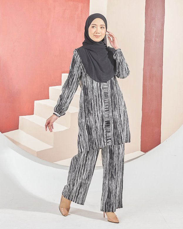 Suit Likita Laluna X MCC - Army Black