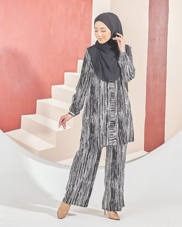Suit Likita Laluna X MCC - Army Black