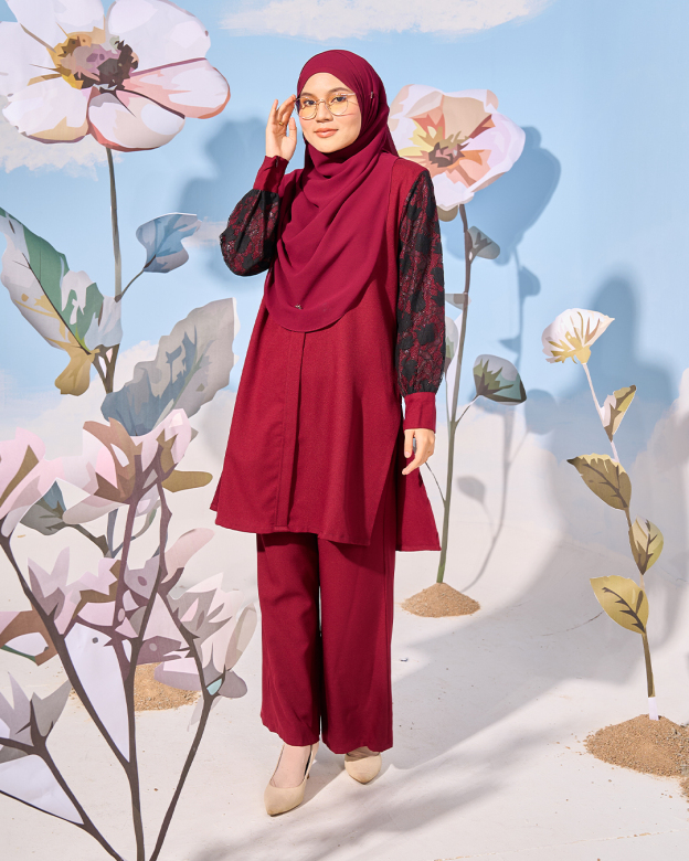 Suit Liliana Laluna X MCC - Currant Red