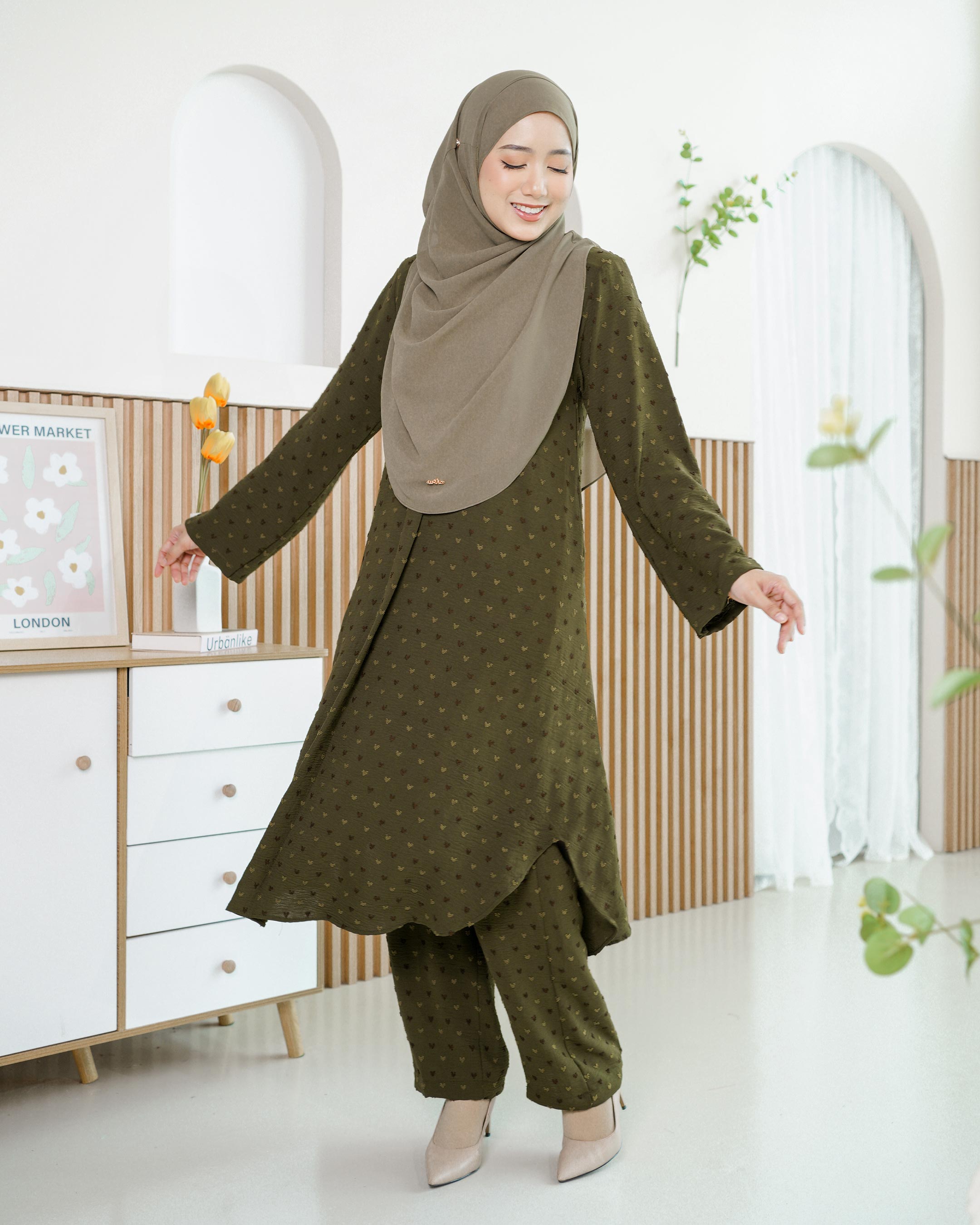 Suit Shafna