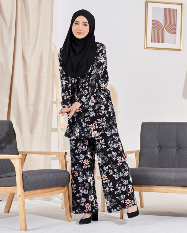 Suit Lacie - Camelia Black