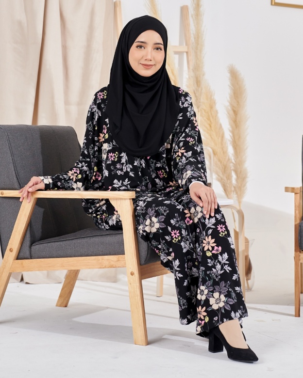 Suit Lacie - Camelia Black