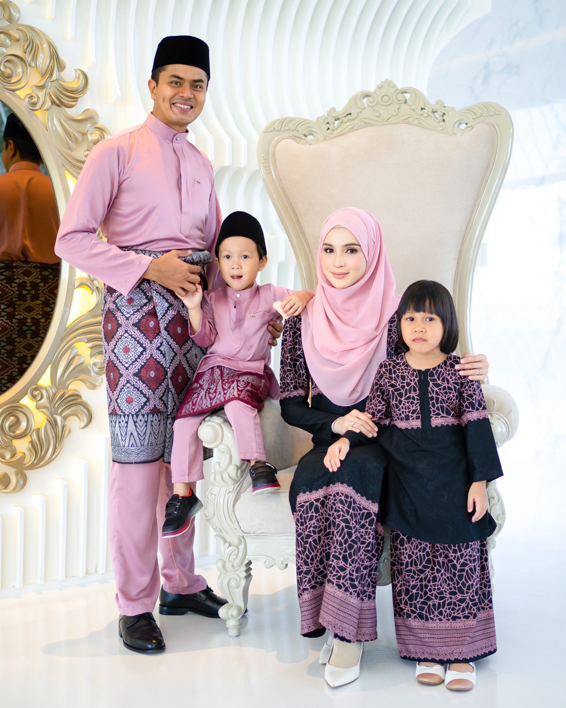 Baju Melayu Isa Slim Fit Kids - Thulian Pink