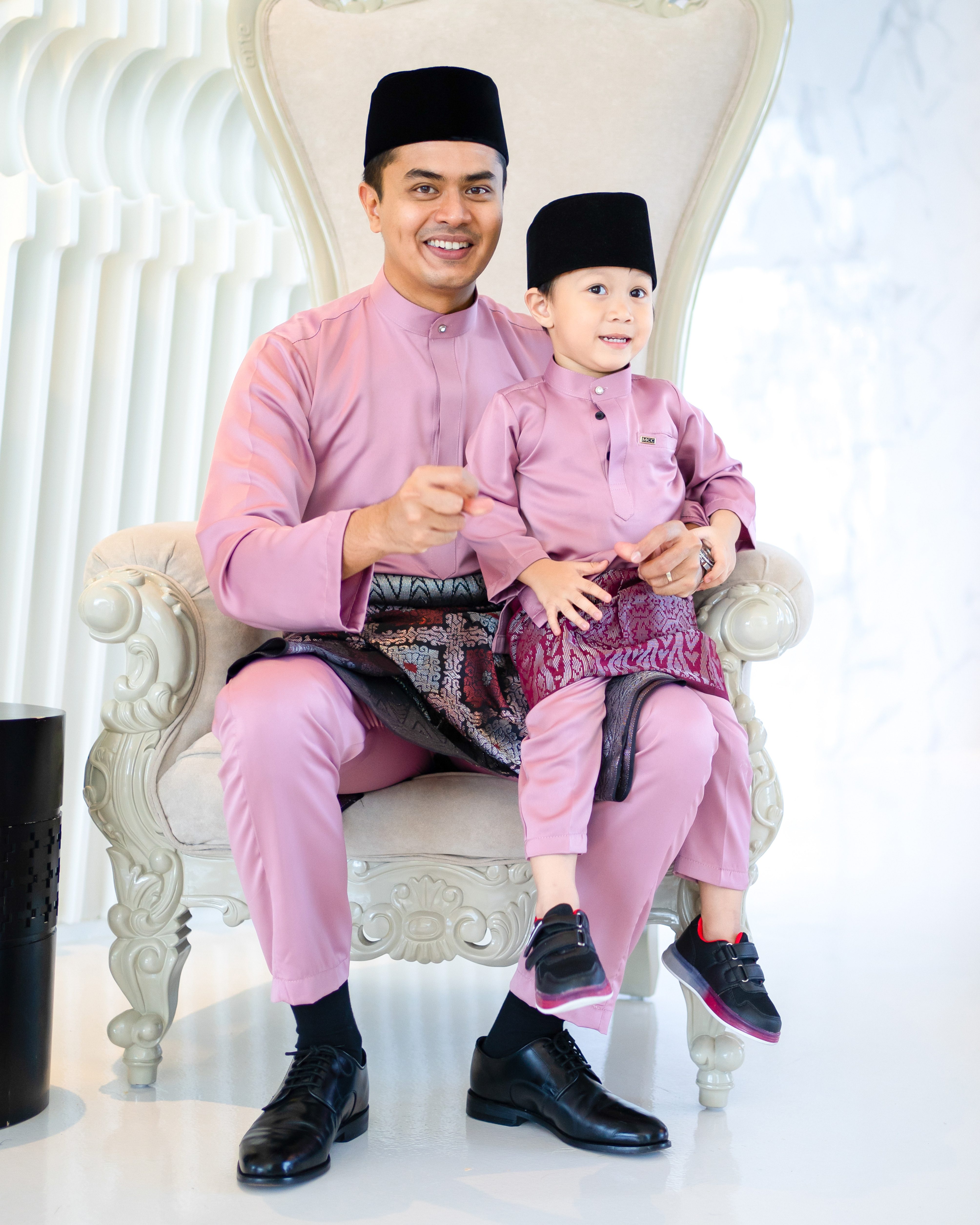 Baju Melayu Isa Slim Fit Kids - Thulian Pink