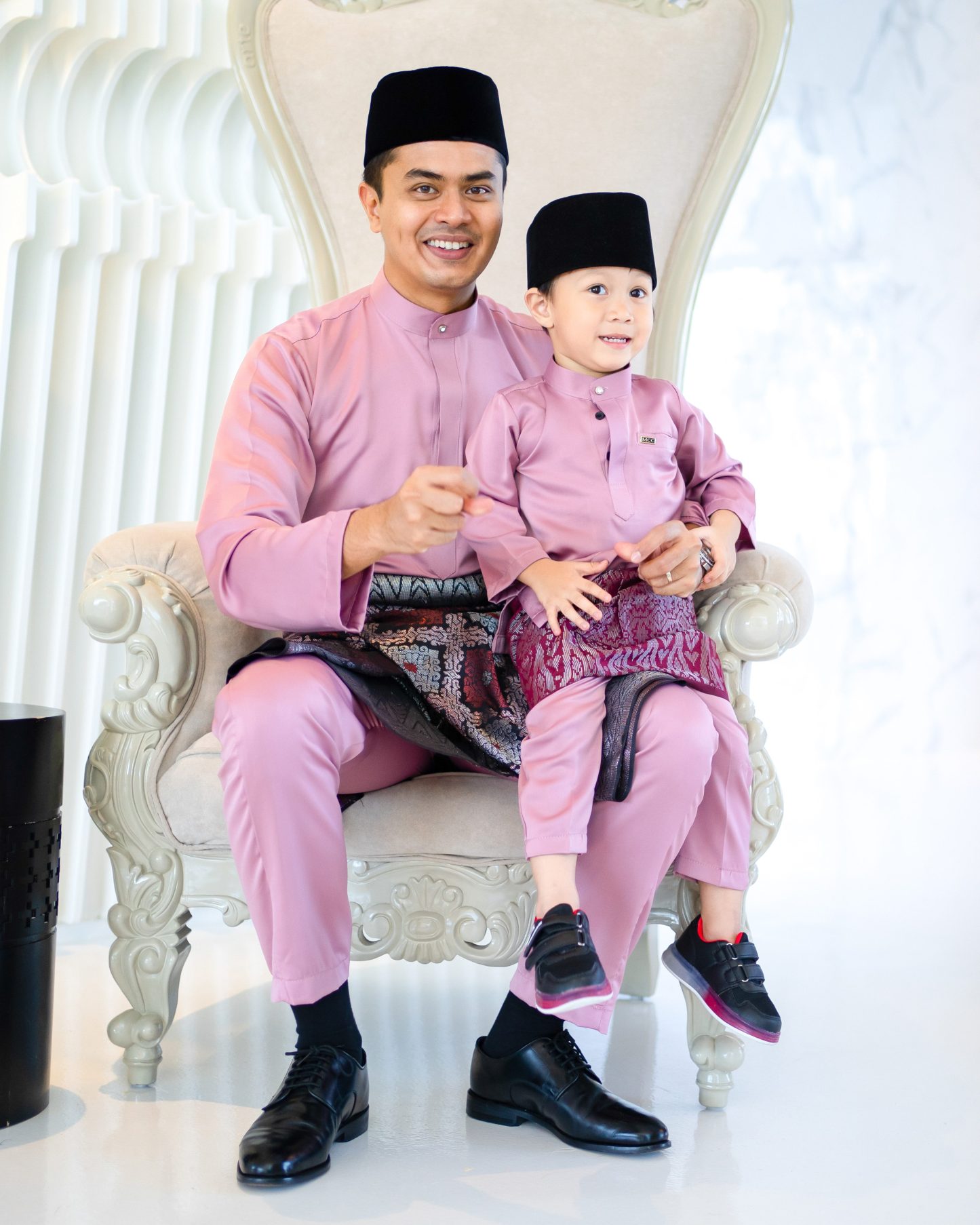 Baju Melayu Isa Slim Fit Kids - Thulian Pink