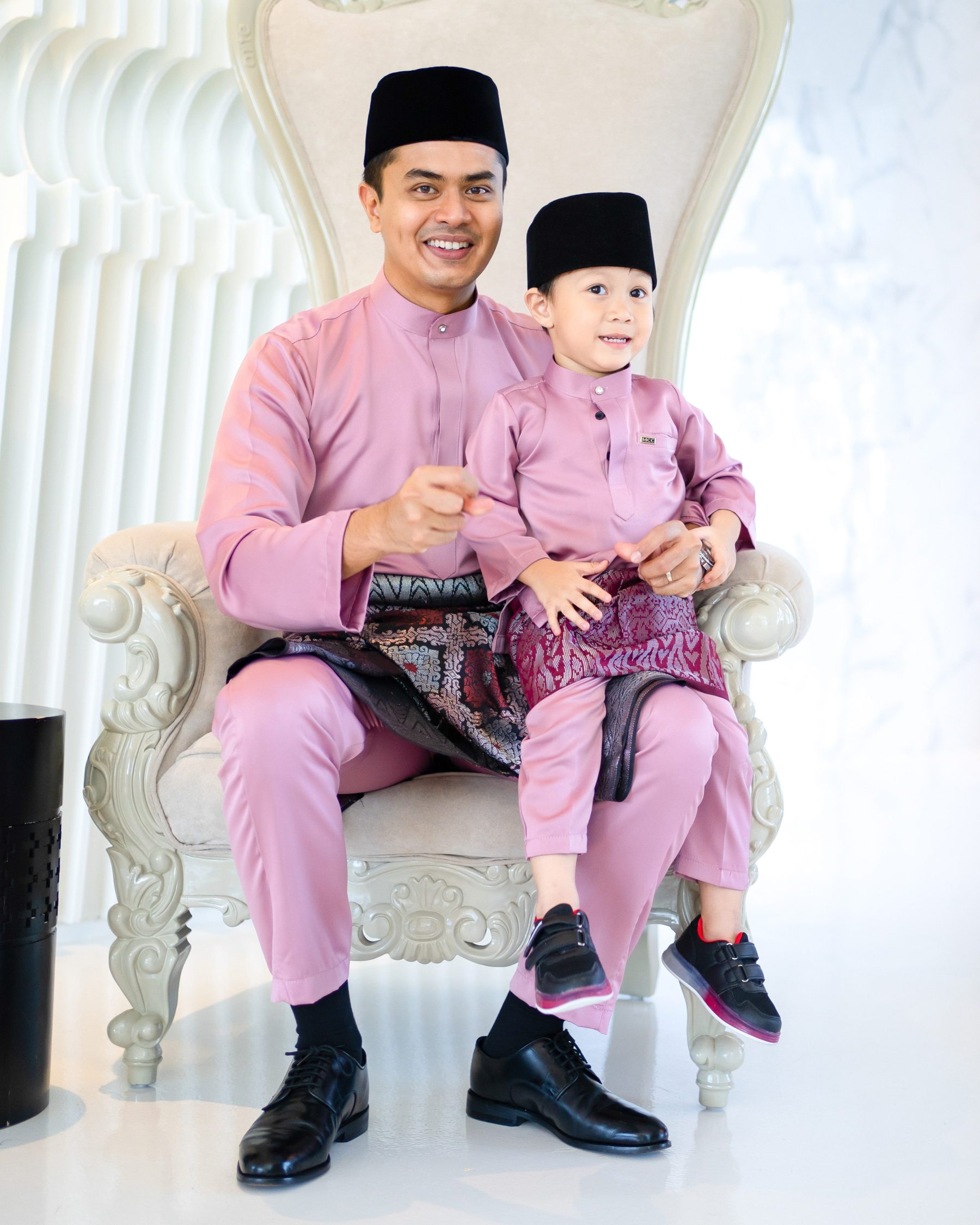 Baju Melayu Isa Slim Fit Kids - Thulian Pink