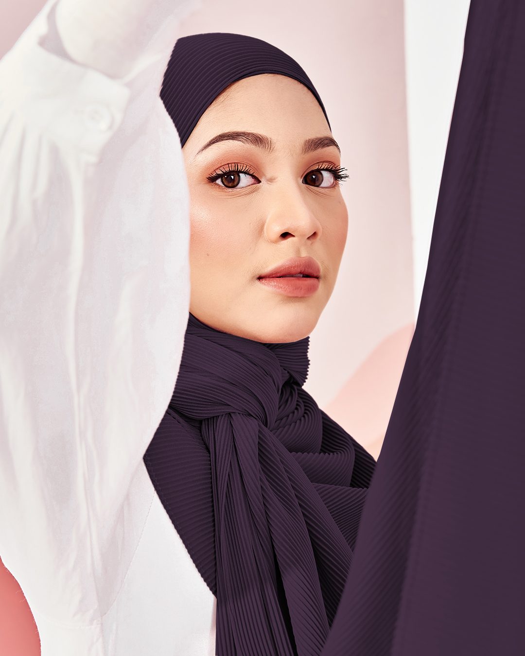 Wide Shawl Pleated Valerie Valily X MCC - Egg Plant