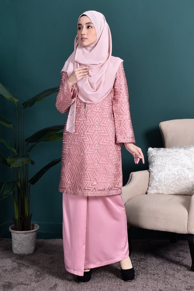 Baju Kurung Lace Adrina - Ballerina Pink