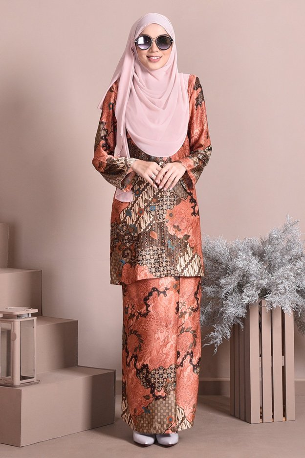Baju Kurung Batik Satin Silk Narisa - Mandarin Orange