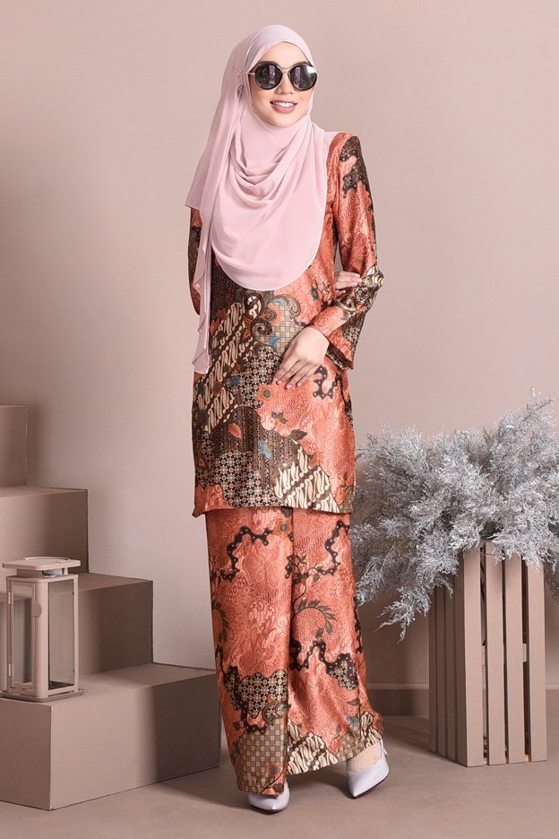 Baju Kurung Batik Satin Silk Narisa - Mandarin Orange