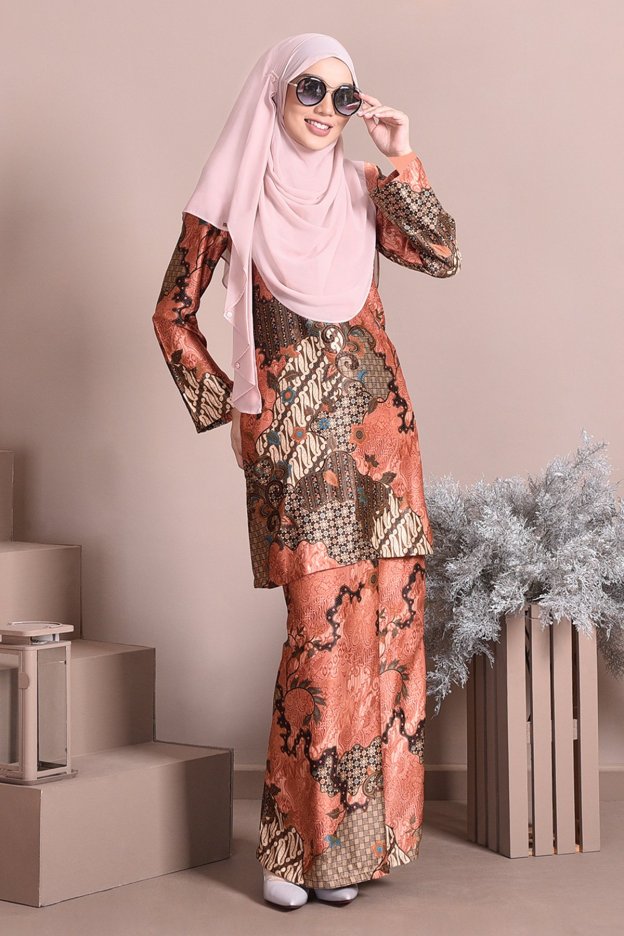 Baju Kurung Batik Satin Silk Narisa - Mandarin Orange