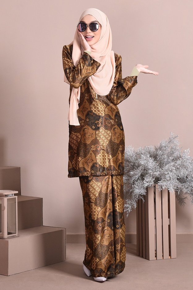 Baju Kurung Batik Satin Silk Nasiha - Honey Gold