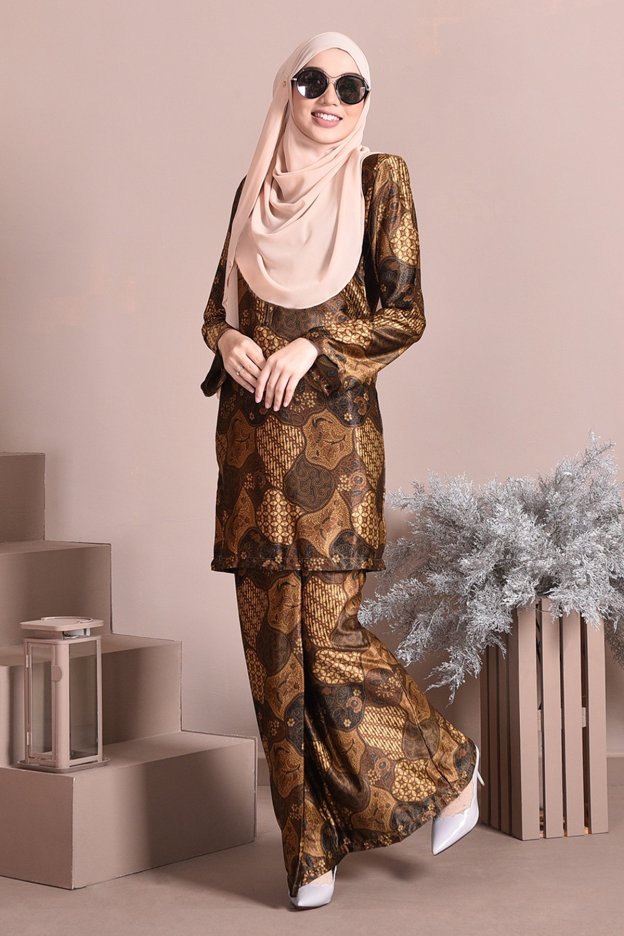 Baju Kurung Batik Satin Silk Nasiha - Honey Gold