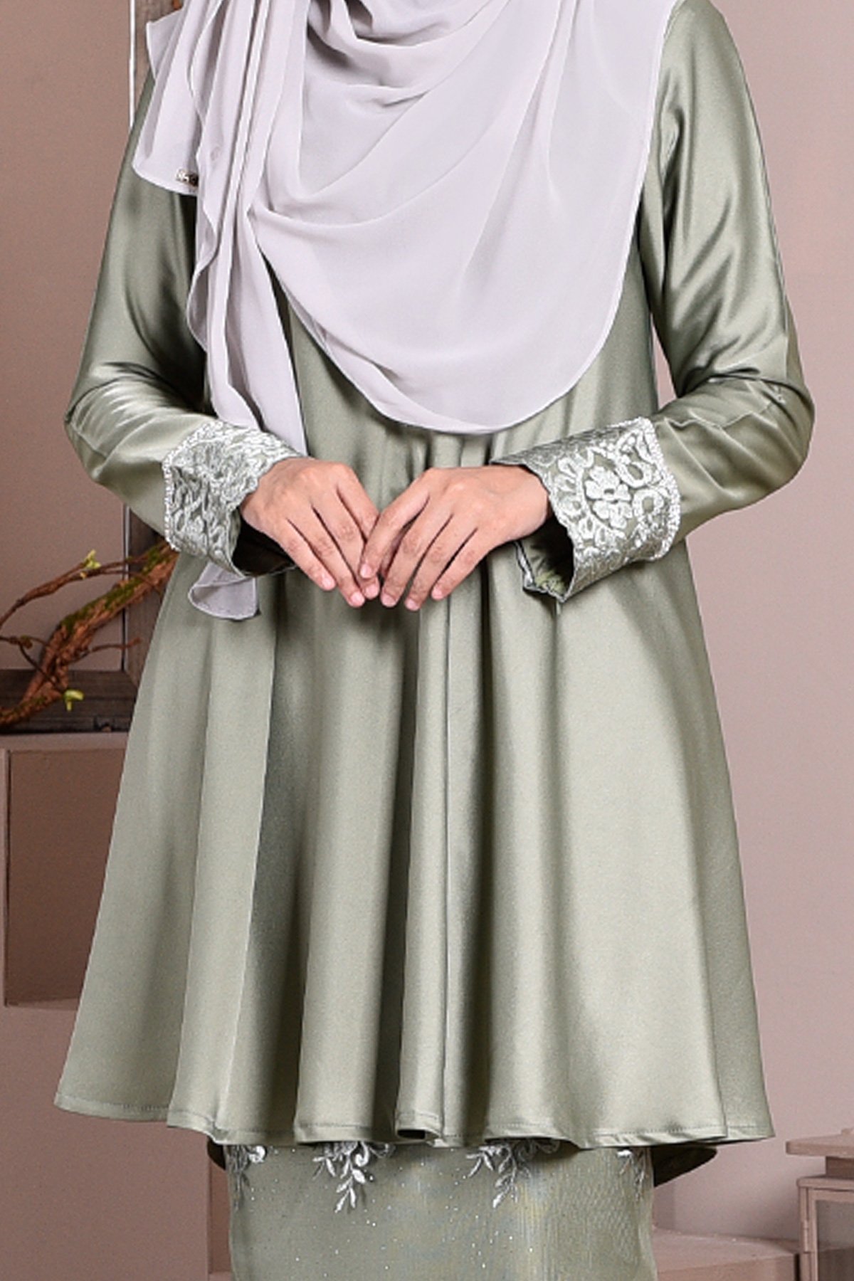 Baju Kurung Lace Avery - Olive Green