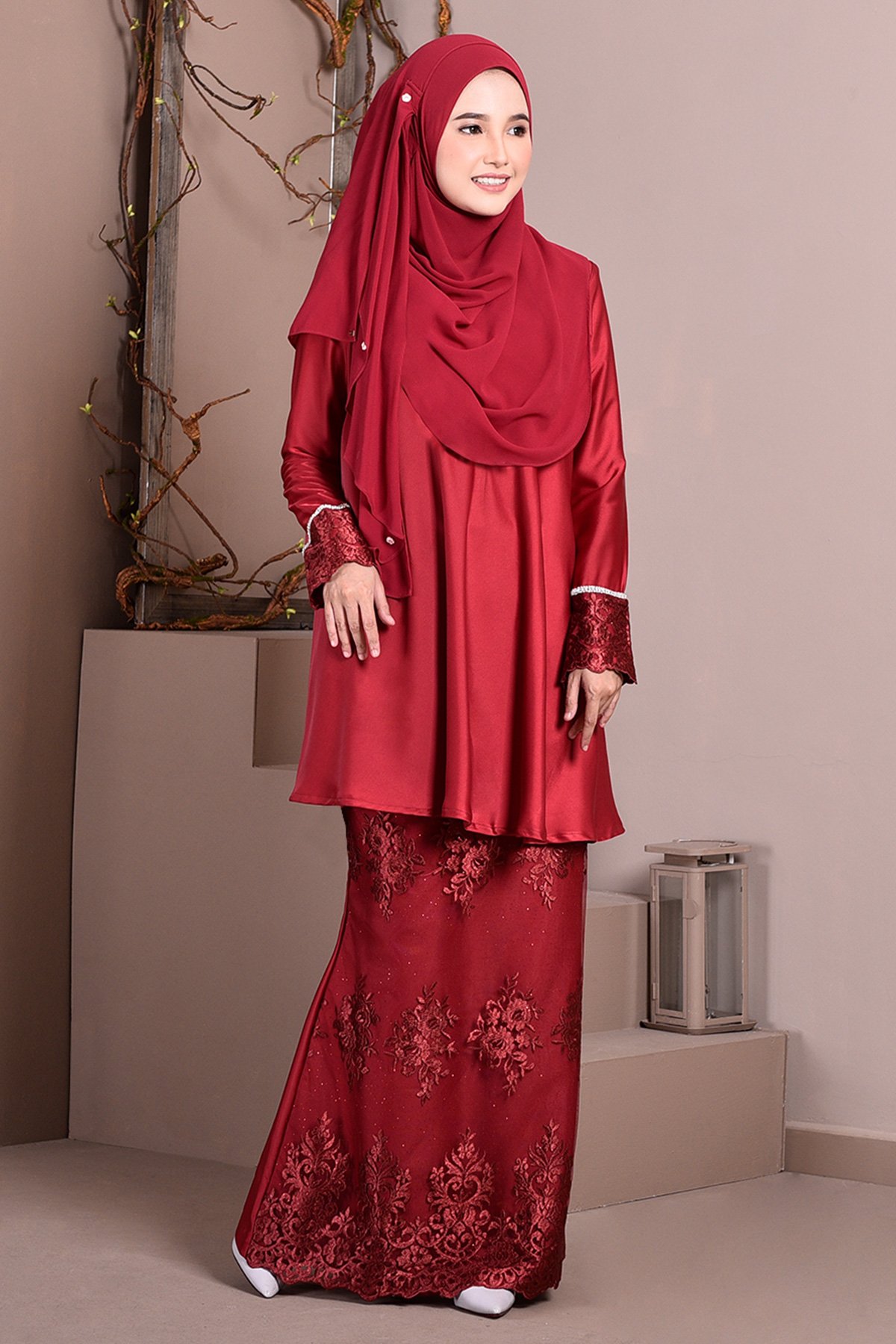 Baju Kurung Lace Avery - Scarlet Red