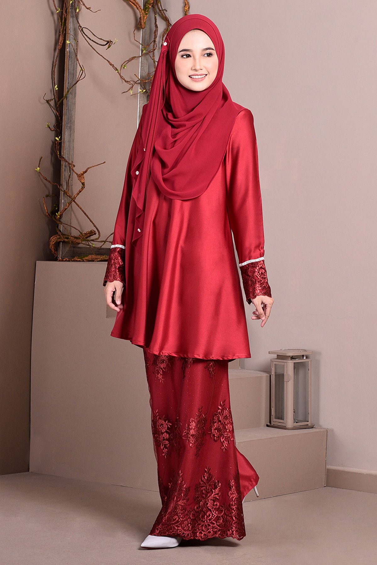 Baju Kurung Lace Avery - Scarlet Red