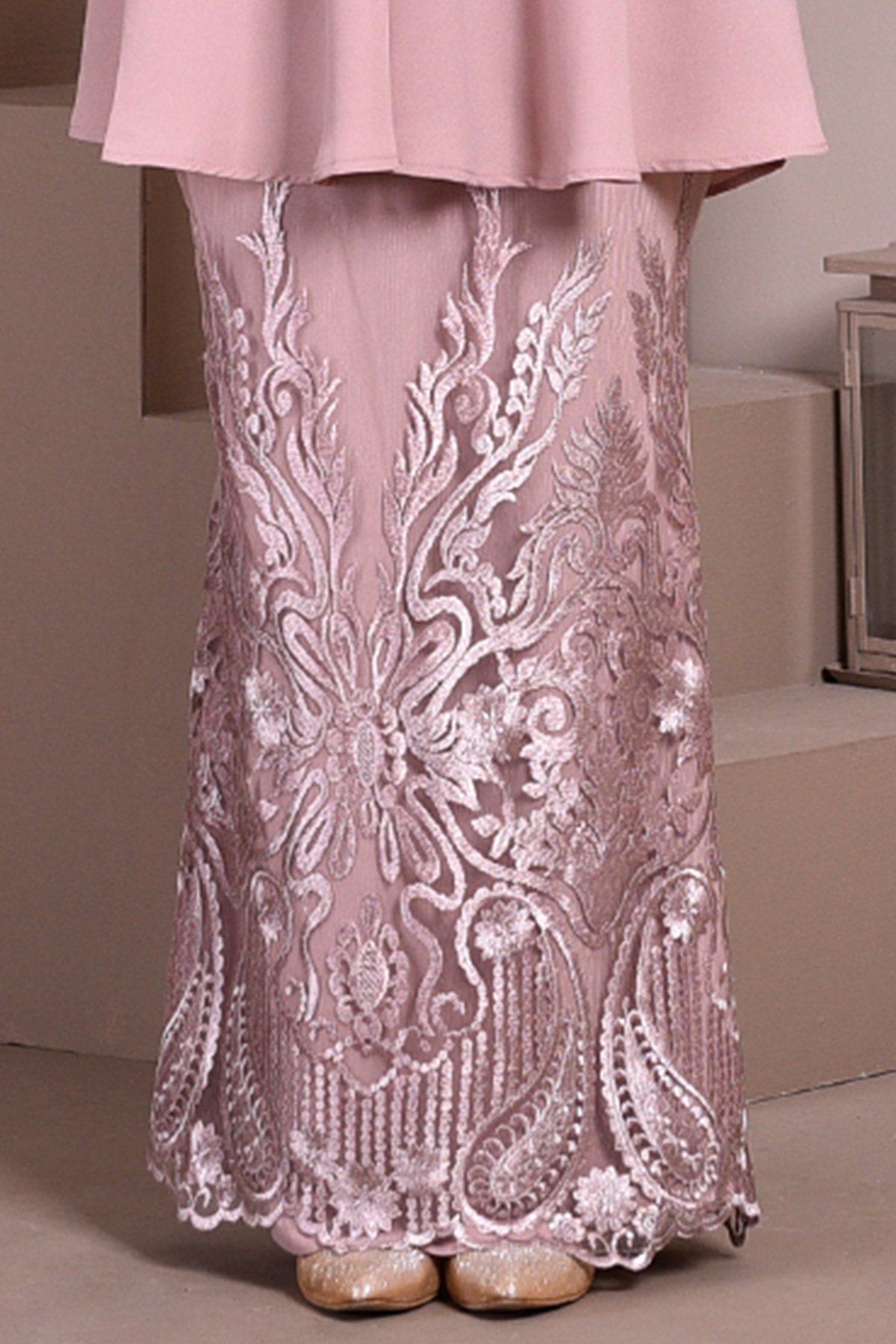 Baju Kurung Lace Aveth - Blusher Pink