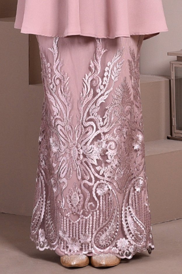 Baju Kurung Lace Aveth - Blusher Pink