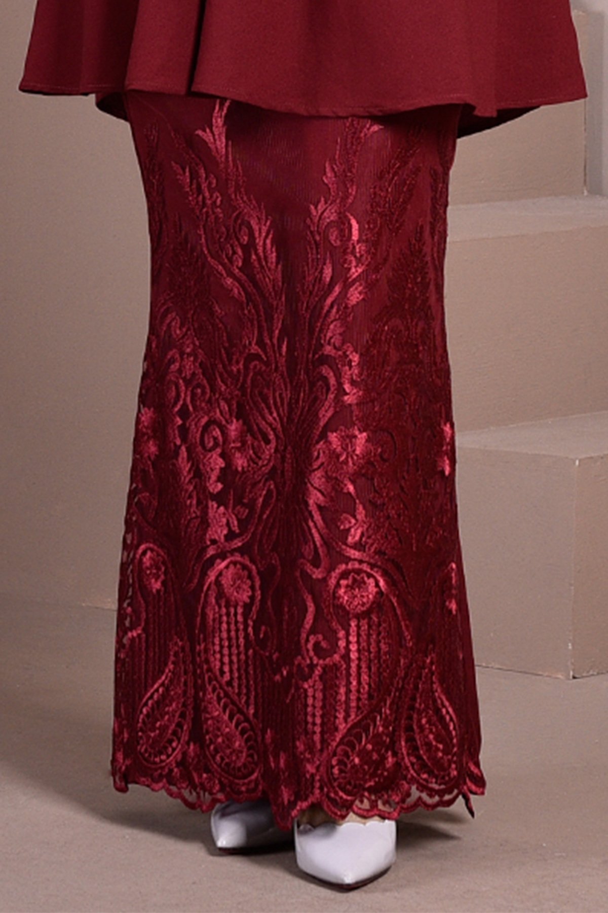 Baju Kurung Lace Aveth - Ruby Maroon