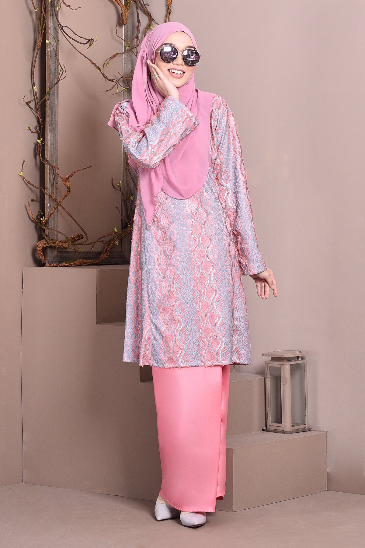 Baju Kurung Pahang Lace Gia - Baby Pink