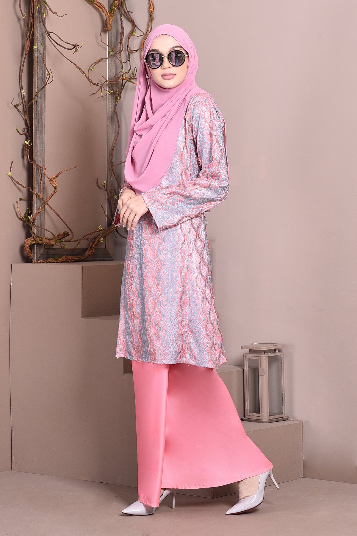 Baju Kurung Pahang Lace Gia - Baby Pink