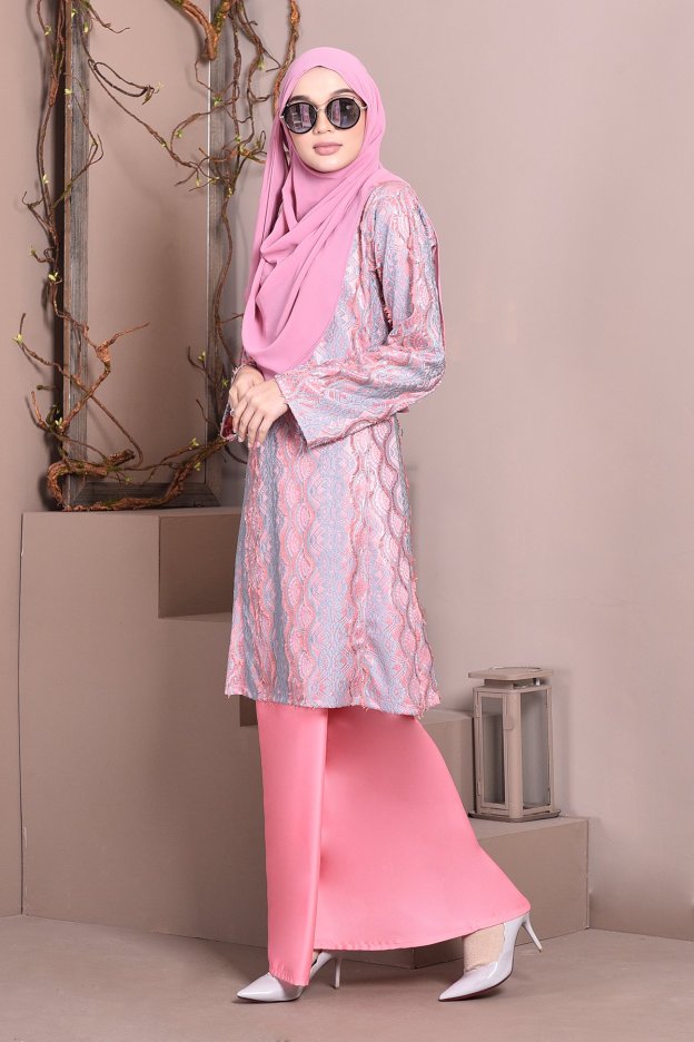 Baju Kurung Pahang Lace Gia - Baby Pink