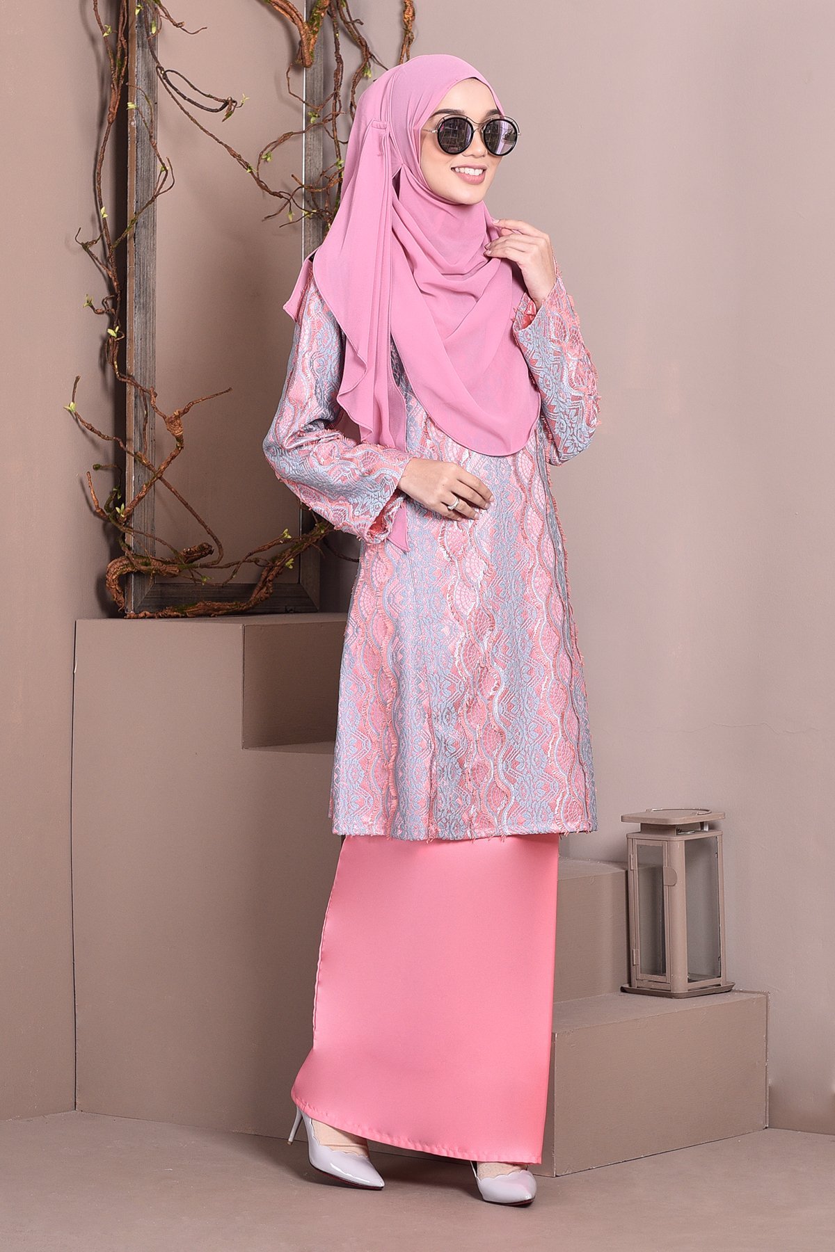 Baju Kurung Pahang Lace Gia - Baby Pink