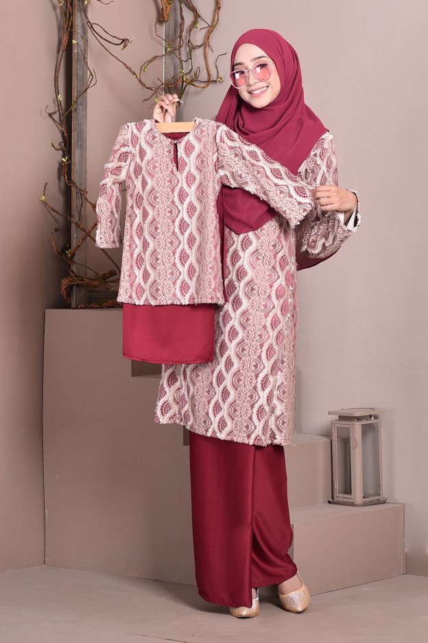 Baju Kurung Pahang Lace Gia Kids - Chilli Red