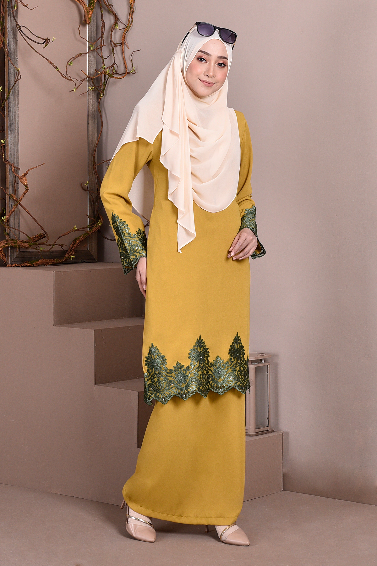 Baju Kurung Lace Royal Maya - Pineapple Yellow