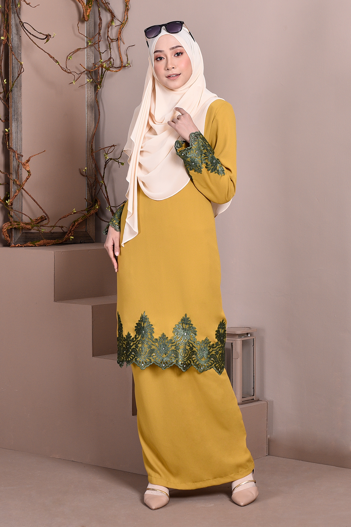 Baju Kurung Lace Royal Maya - Pineapple Yellow