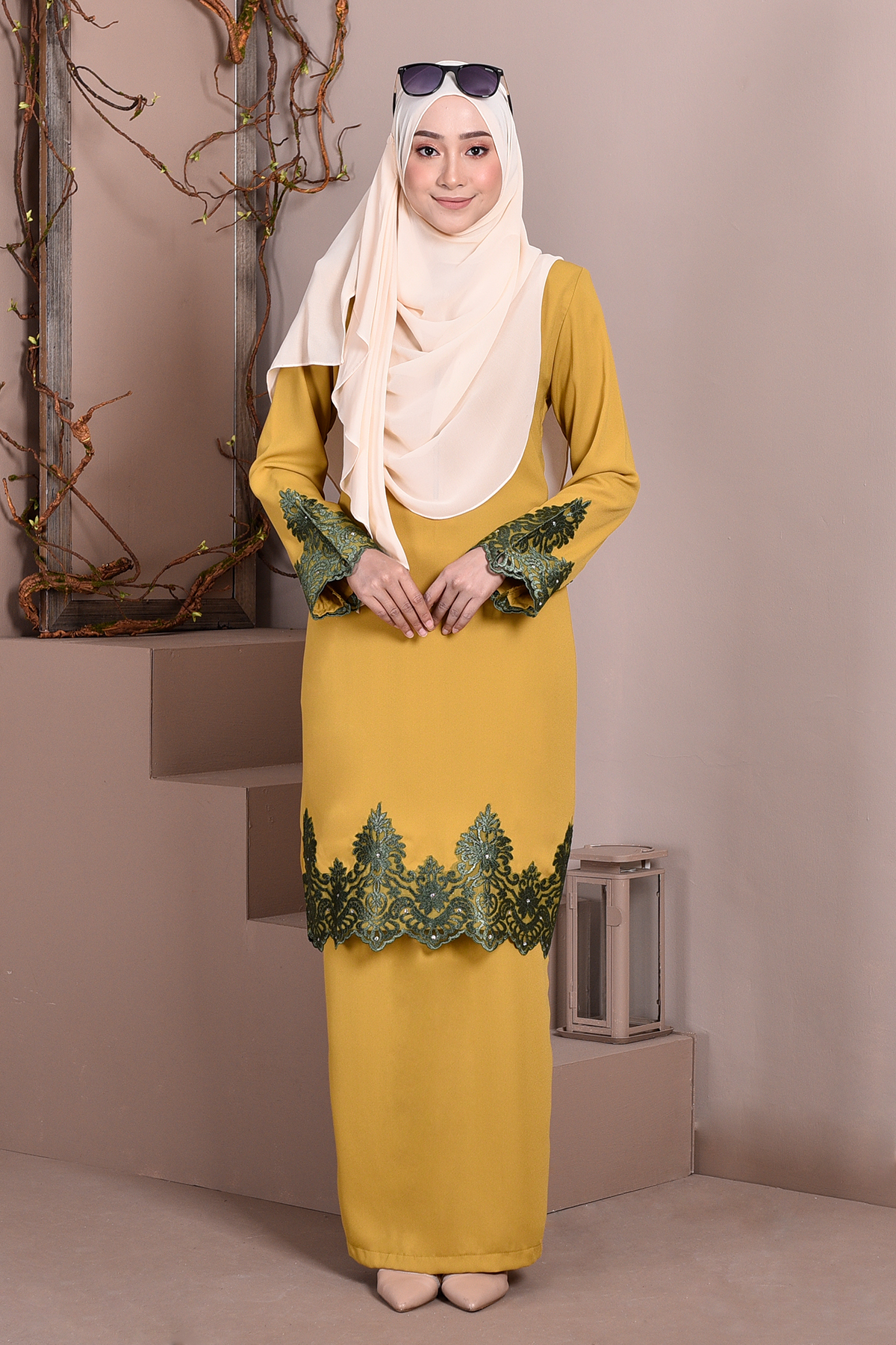 Baju Kurung Lace Royal Maya - Pineapple Yellow