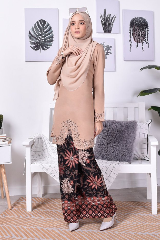 Baju Kurung Batik Moden Lasercut Nasim - Milk Tea