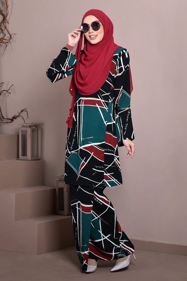 Baju Kurung Puteri Pahang Patricia - Emerald Green