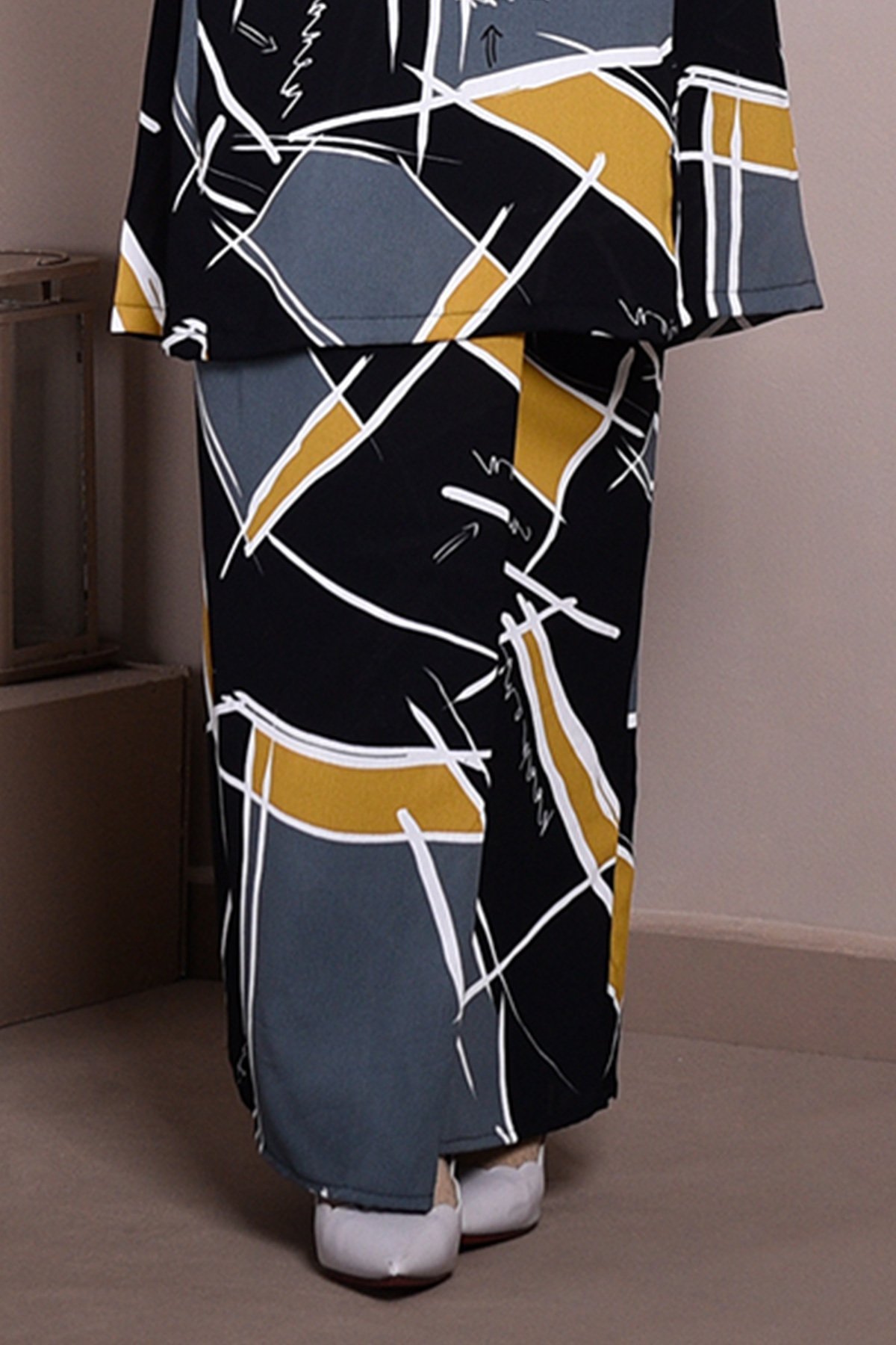 Baju Kurung Puteri Pahang Patricia - Geometric Black
