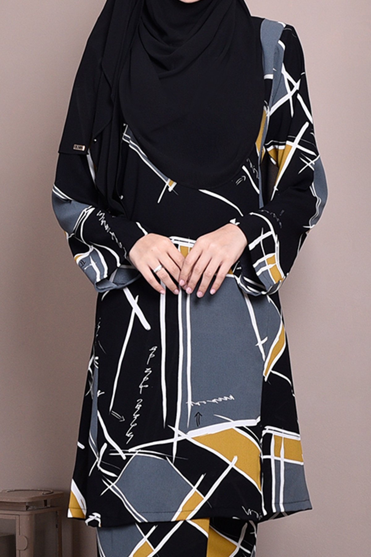 Baju Kurung Puteri Pahang Patricia - Geometric Black
