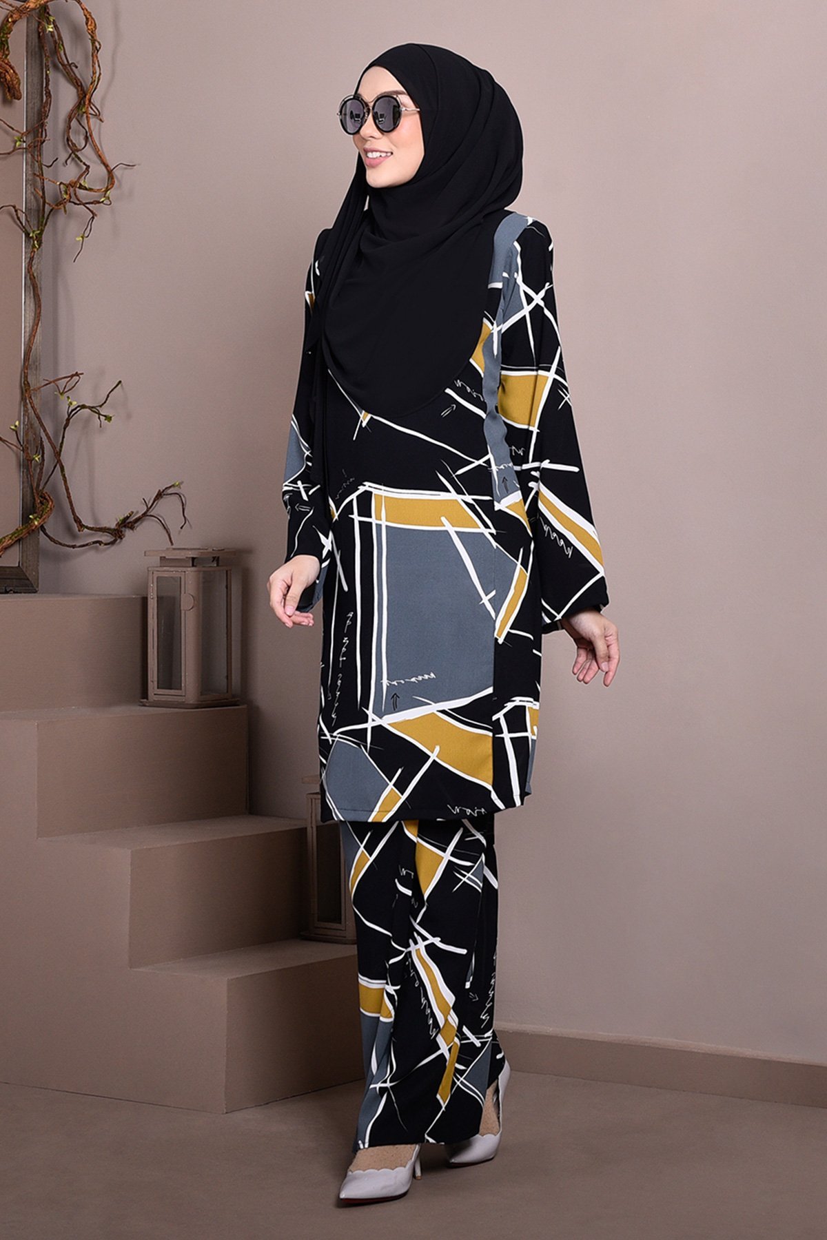 Baju Kurung Puteri Pahang Patricia - Geometric Black