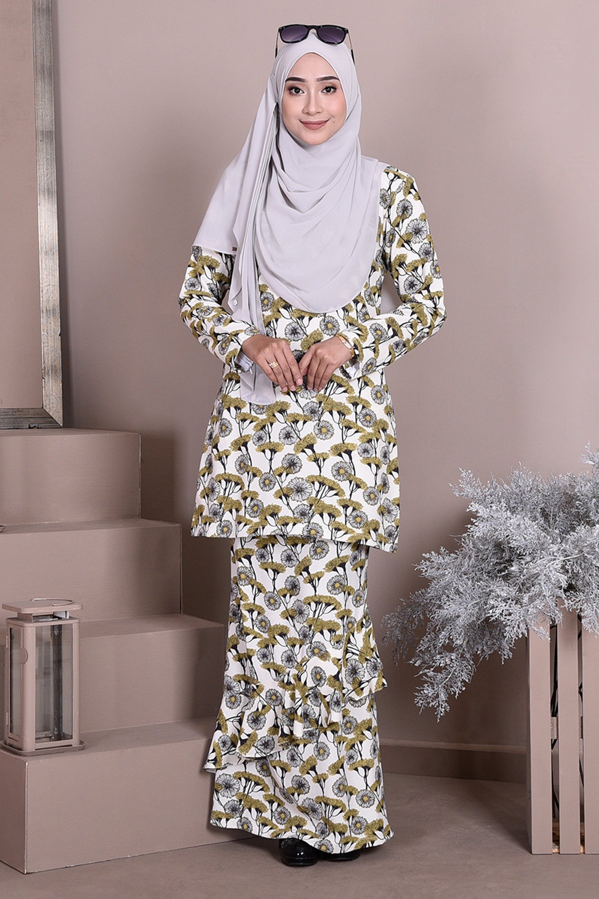 Baju Kurung Ruffle Anna - Fantasy White