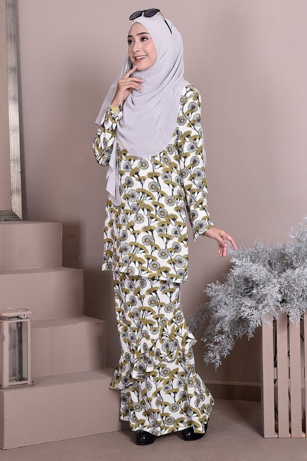 Baju Kurung Ruffle Anna - Fantasy White
