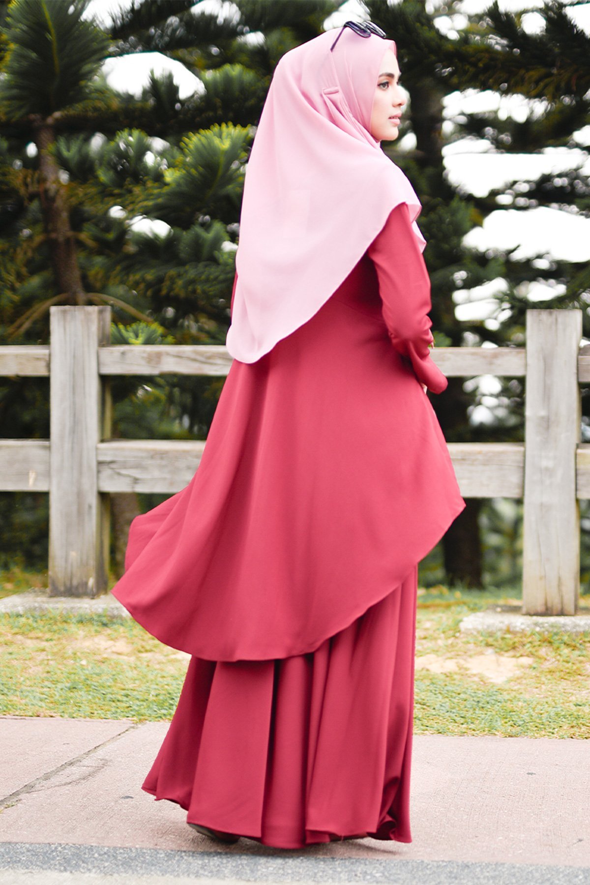 Baju Kurung Suit Hazana - Red