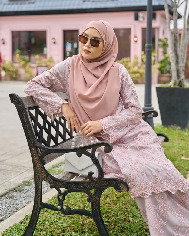 Baju Kebarung Lace Ardina