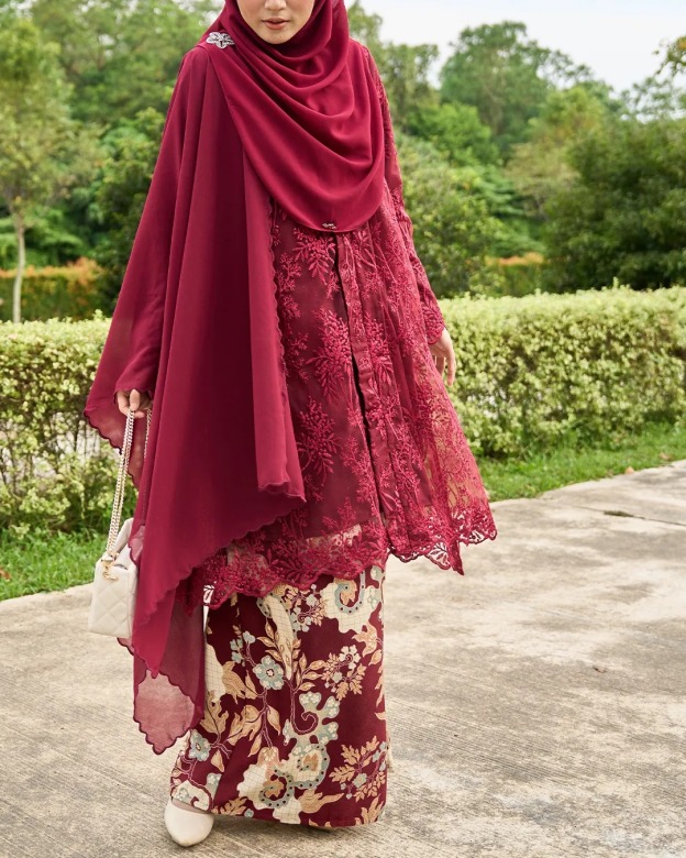 Baju Kebarung Lace Batik Akasia