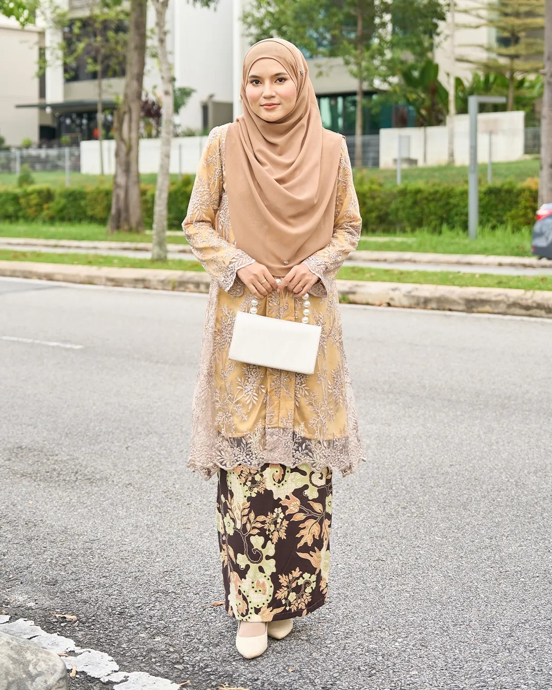 Baju Kebarung Lace Batik Akasia