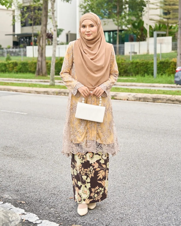 Baju Kebarung Lace Batik Akasia